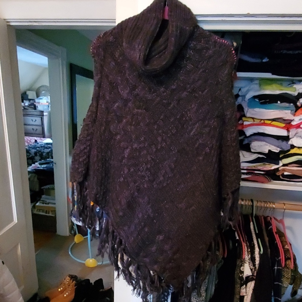 super cute never worn poncho(?)